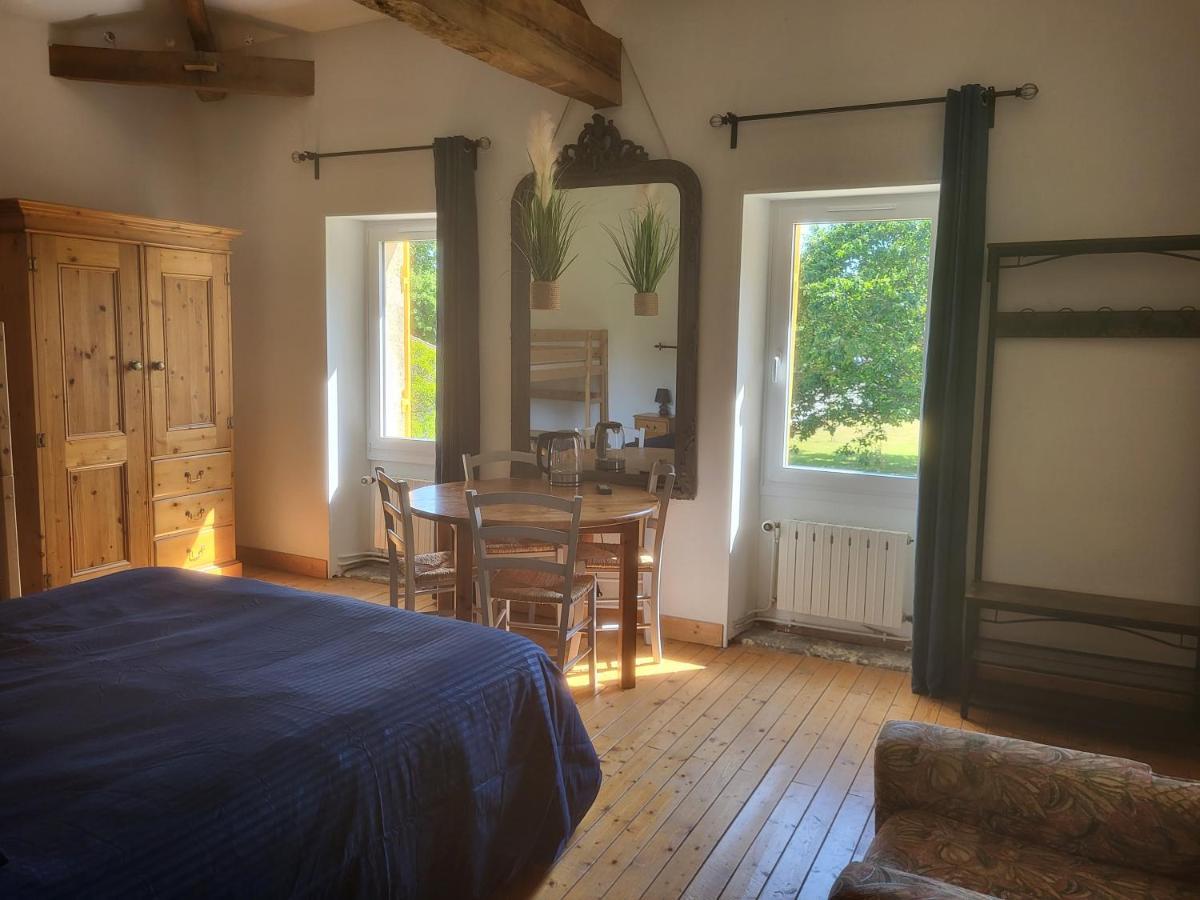 Bed and Breakfast Domaine De La Sarrotte Saugon Exterior foto