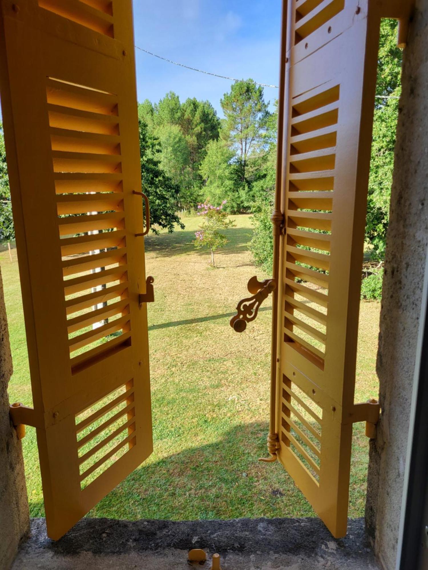 Bed and Breakfast Domaine De La Sarrotte Saugon Exterior foto
